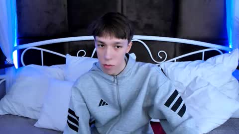 Snapshot of mark_branston chatting on November 23, 10:48 am Mark online show from November 23, 10:48 am