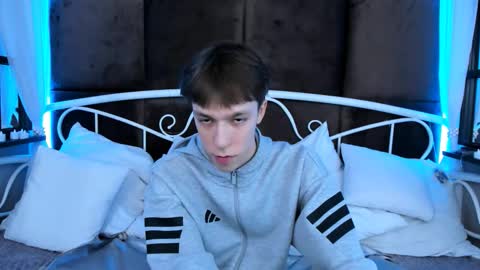 Snapshot of mark_branston chatting on December 1, 10:53 am Mark online show from December 1, 10:53 am