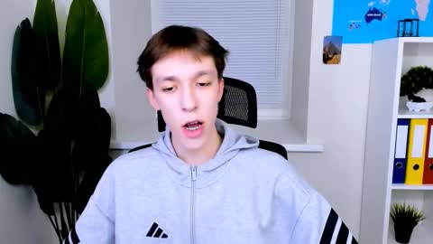 Snapshot of mark_branston chatting on December 5, 3:52 pm Mark online show from December 5, 3:52 pm