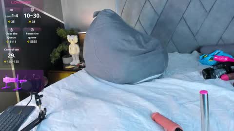 Snapshot of mark_broown_ chatting on February 14, 8:16 pm mark_broown_ online show from February 14, 8:16 pm