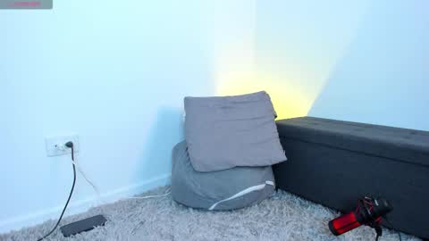 Snapshot of mark_broown_ chatting on February 21, 11:50 pm mark_broown_ online show from February 21, 11:50 pm