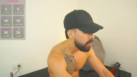 Snapshot of mark_broown_ chatting on March 29, 7:47 pm mark_broown_ online show from March 29, 7:47 pm