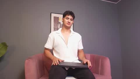 Snapshot of mark_evans1_ chatting on October 24, 2:13 pm mark_evans1_ online show from October 24, 2:13 pm
