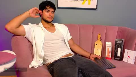 Snapshot of mark_evans1_ chatting on May 26, 8:27 pm mark_evans1_ online show from May 26, 8:27 pm