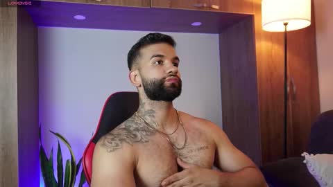 Mark online show from November 26, 11:39 pm