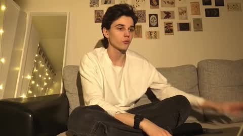 Mark online show from November 10, 5:34 pm