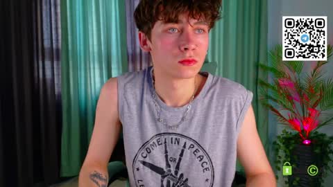 Snapshot of mark_safr chatting on April 5, 9:17 am Mark online show from April 5, 9:17 am