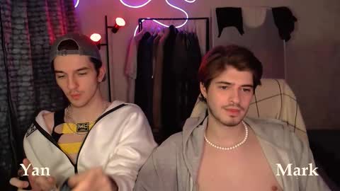 Snapshot of mark_sun chatting on November 8, 3:45 pm Mark online show from November 8, 3:45 pm