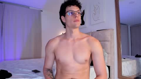 Snapshot of mark_thonson chatting on May 8, 1:44 am troy online show from May 8, 1:44 am