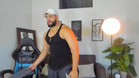 mark_x23 online show from February 23, 3:48 am