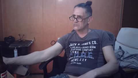 Snapshot of markbcnx chatting on March 4, 2:17 am markbcnx online show from March 4, 2:17 am