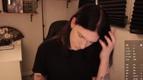 Mark online show from February 18, 9:09 pm