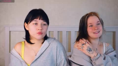 Kira and Evia online show from November 14, 8:24 am