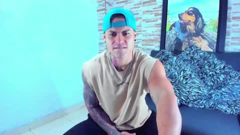 Snapshot of marko_toro__ chatting on December 19, 12:45 am Sebastian online show from December 19, 12:45 am