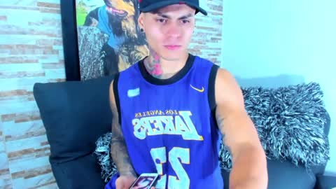 Snapshot of marko_toro__ chatting on December 23, 4:22 am Sebastian online show from December 23, 4:22 am