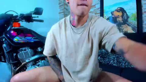 Snapshot of marko_toro__ chatting on January 16, 5:53 am Sebastian online show from January 16, 5:53 am