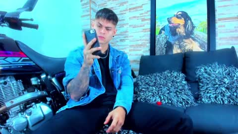 Snapshot of marko_toro__ chatting on January 18, 2:25 am Sebastian online show from January 18, 2:25 am