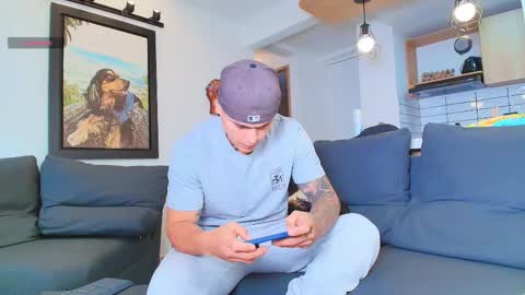 Snapshot of marko_toro__ chatting on October 27, 7:40 pm Sebastian online show from October 27, 7:40 pm