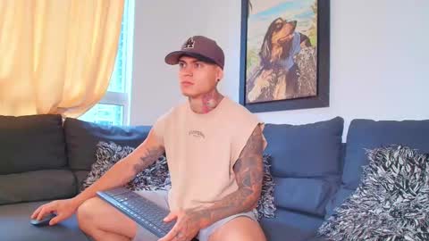 Snapshot of marko_toro__ chatting on November 16, 4:01 pm Sebastian online show from November 16, 4:01 pm