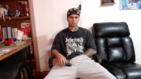 Snapshot of marko_toro__ chatting on November 19, 10:54 pm Sebastian online show from November 19, 10:54 pm