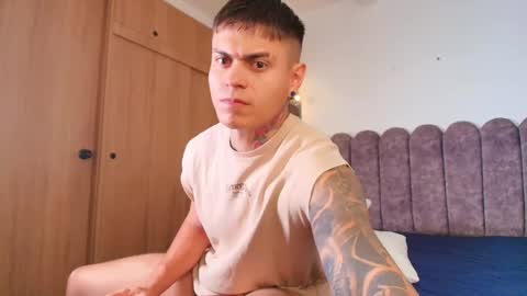 Snapshot of marko_toro__ chatting on December 3, 9:02 pm Sebastian online show from December 3, 9:02 pm