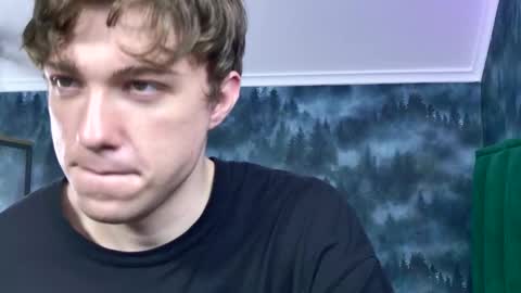 Snapshot of markshot_ chatting on November 17, 4:24 pm markshot_ online show from November 17, 4:24 pm