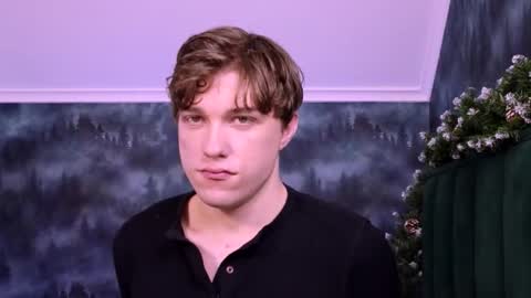 Snapshot of markshot_ chatting on December 4, 5:32 pm markshot_ online show from December 4, 5:32 pm