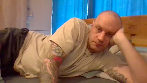 Snapshot of markus_7 chatting on April 1, 9:21 am markus_7 online show from April 1, 9:21 am
