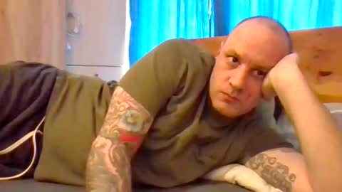 Snapshot of markus_7 chatting on April 25, 11:02 am markus_7 online show from April 25, 11:02 am