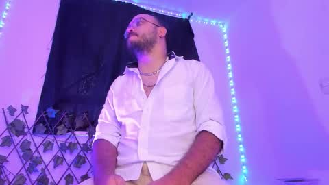 Mark  online show from November 1, 10:01 pm