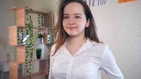 Snapshot of marlashonts chatting on March 21, 11:04 am Noa online show from March 21, 11:04 am