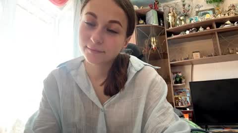 Snapshot of marlenahuit chatting on June 5, 6:52 am Lena online show from June 5, 6:52 am