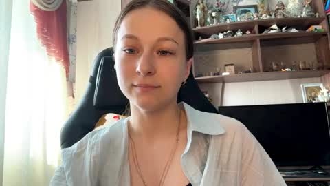 Snapshot of marlenahuit chatting on June 8, 5:08 am Lena online show from June 8, 5:08 am