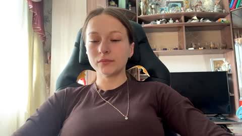 Snapshot of marlenahuit chatting on June 10, 5:28 am Lena online show from June 10, 5:28 am