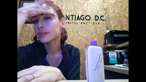 Snapshot of marlynmartinez chatting on December 18, 1:00 am marynmartinez online show from December 18, 1:00 am