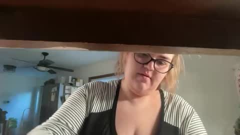 maroon_moon online show from November 16, 10:04 pm