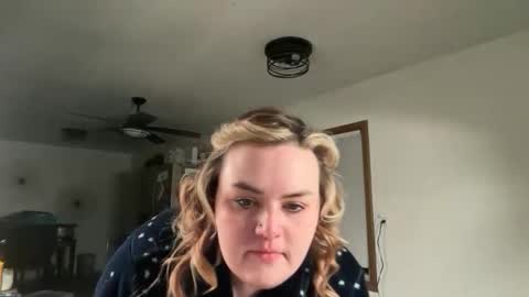 maroon_moon online show from December 4, 11:35 pm