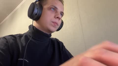 Snapshot of maroooa chatting on December 16, 6:35 pm Marko online show from December 16, 6:35 pm