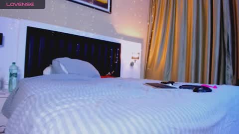 Snapshot of marrenar chatting on December 14, 7:14 am Mari online show from December 14, 7:14 am