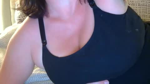 Jess and Nick online show from June 7, 3:54 am