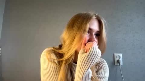Snapshot of marryivie chatting on June 15, 3:58 pm May online show from June 15, 3:58 pm