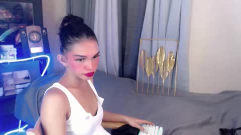 Snapshot of marryme_leixx chatting on March 8, 2:15 am LEIXX online show from March 8, 2:15 am