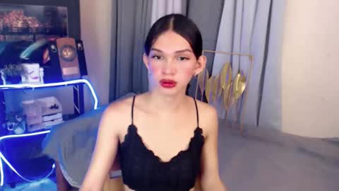 Snapshot of marryme_leixx chatting on March 10, 5:01 am LEIXX online show from March 10, 5:01 am