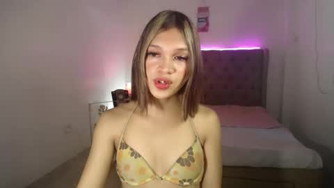 Snapshot of marryme_leixx chatting on May 15, 4:52 am LEIXX online show from May 15, 4:52 am
