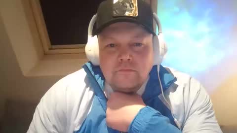 mars0481 online show from March 1, 3:52 am