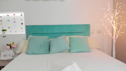 Snapshot of mars_elina chatting on February 5, 2:05 pm Marselina online show from February 5, 2:05 pm