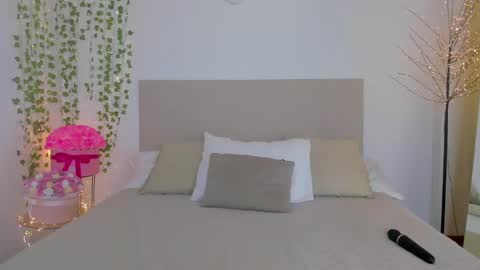 Snapshot of mars_elina chatting on February 13, 3:03 pm Marselina online show from February 13, 3:03 pm