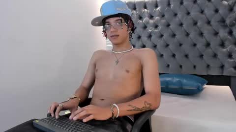 MARSHALL online show from December 3, 1:20 pm