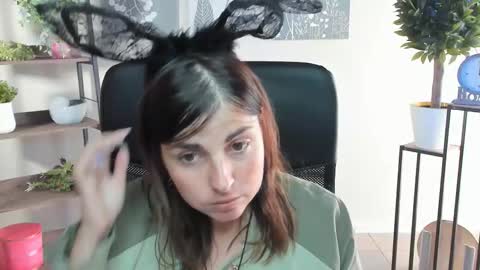 martaedams online show from September 25, 6:28 am