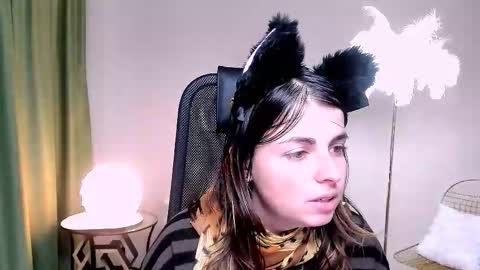 martaedams online show from November 19, 6:35 am